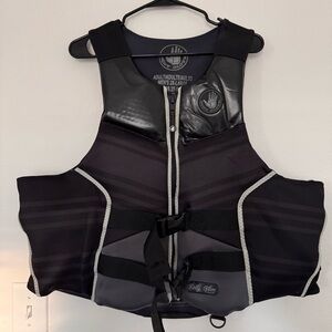 Body Glove Men’s Life Jacket Black Gray Size 2XL USCG Approved